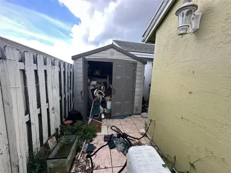 18476 NW 52nd Path Miami Gardens FL 33055
