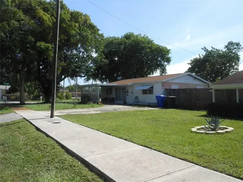 1700 SW 69th Terrace North Lauderdale FL 33068