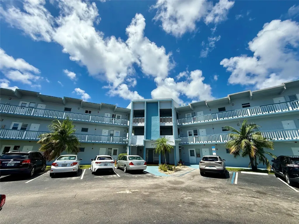 2300 Park Lane Hollywood FL 33021