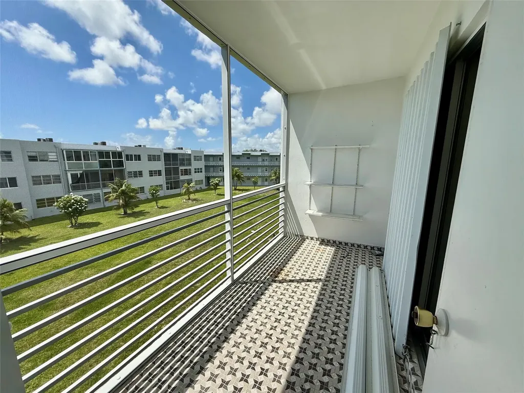 2300 Park Lane Hollywood FL 33021