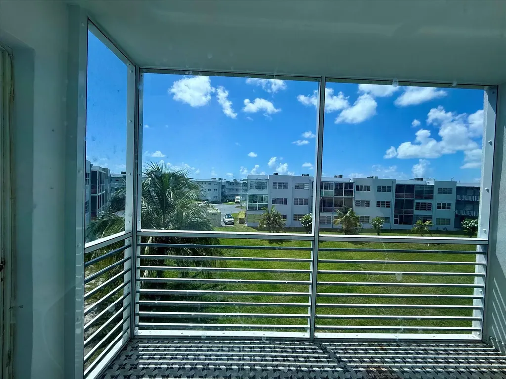 2300 Park Lane Hollywood FL 33021
