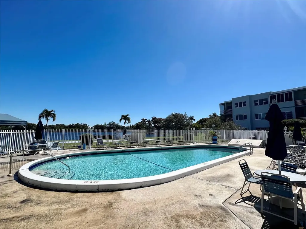2300 Park Lane Hollywood FL 33021