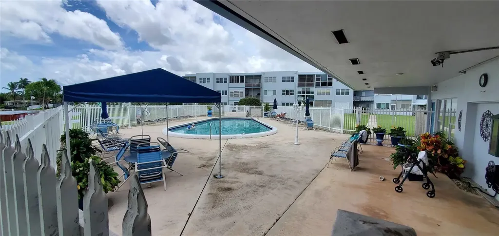 2300 Park Lane Hollywood FL 33021