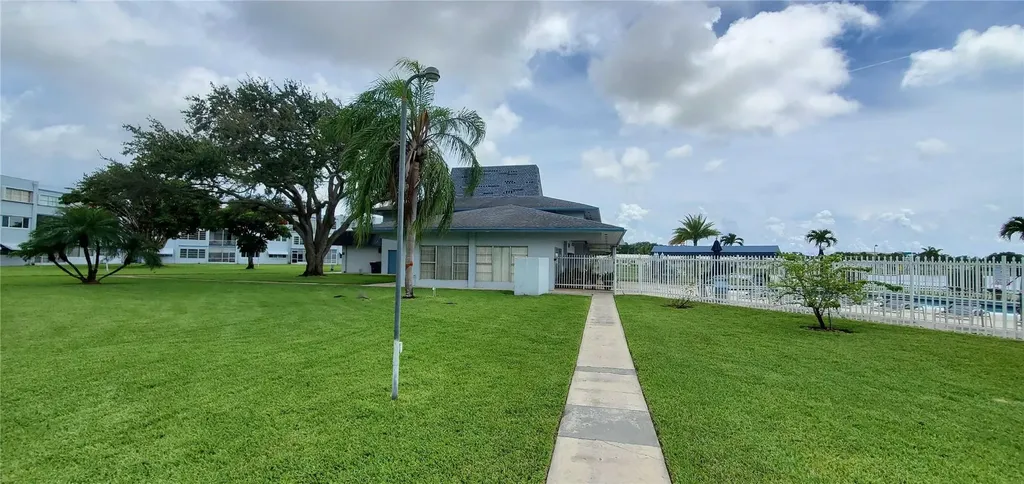 2300 Park Lane Hollywood FL 33021