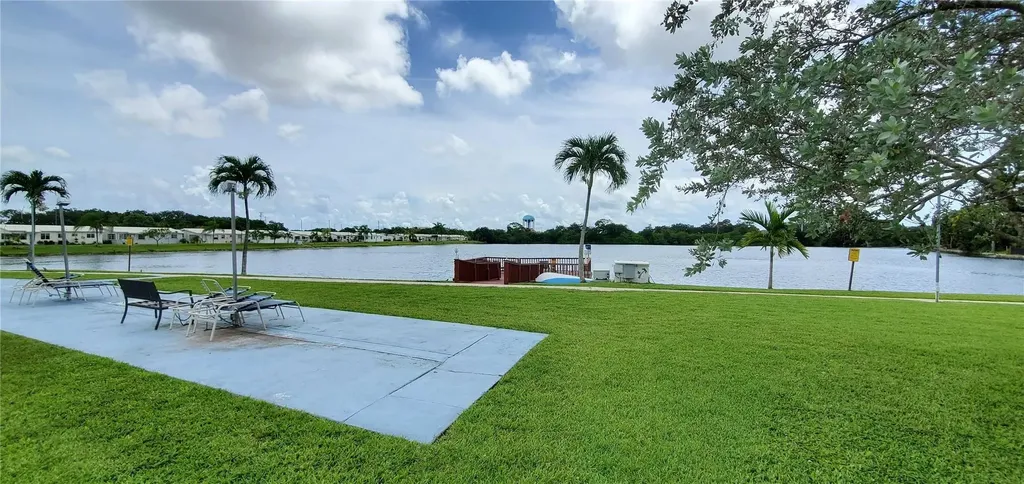 2300 Park Lane Hollywood FL 33021