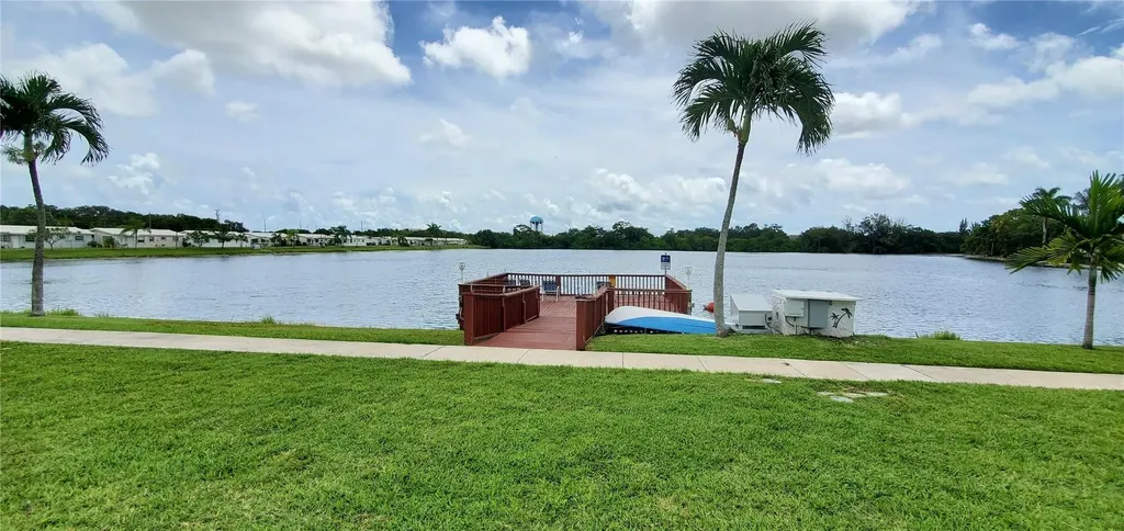 2300 Park Lane Hollywood FL 33021