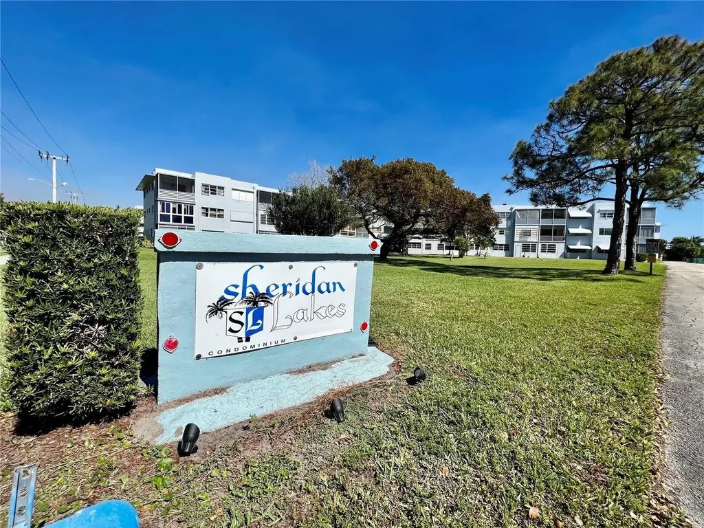 2300 Park Lane Hollywood FL 33021