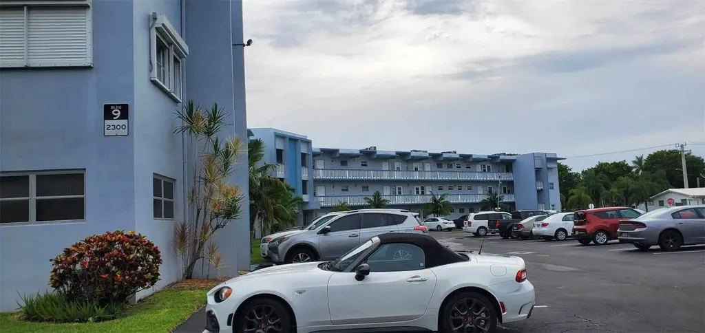 2300 Park Lane Hollywood FL 33021