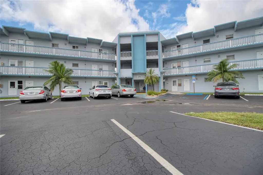 2300 Park Lane Hollywood FL 33021