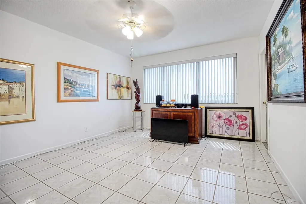 2300 Park Lane Hollywood FL 33021