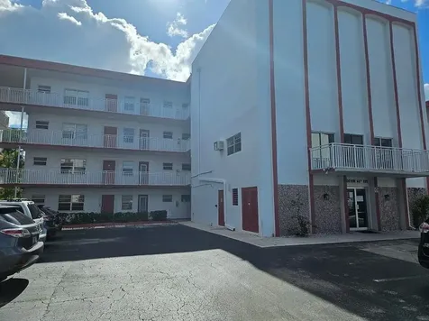 4000 NW 44 Avenue Lauderdale Lakes FL 33319