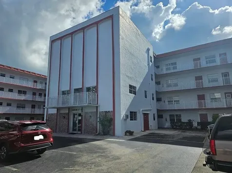 4000 NW 44 Avenue Lauderdale Lakes FL 33319