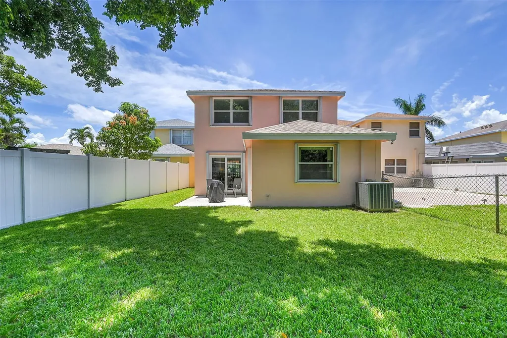4042 Eastridge Circle Deerfield Beach FL 33064