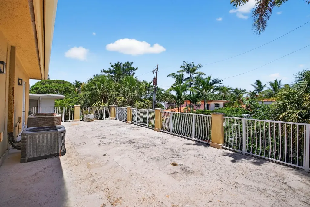 3325 NE 14th Court Fort Lauderdale FL 33304