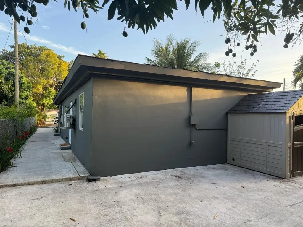 2739 Lincoln Street Hollywood FL 33020