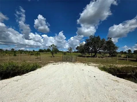 17019 NW 296th Street Okeechobee FL 34972