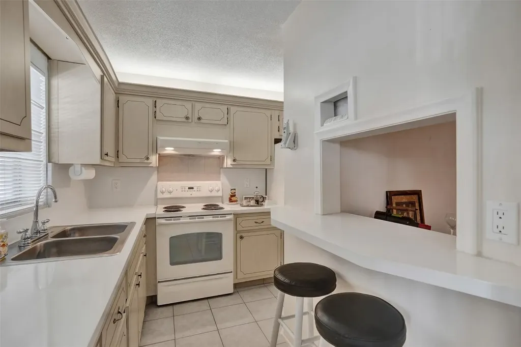 1300 N 12th Court Hollywood FL 33019