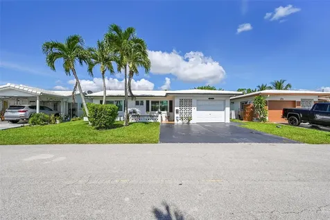 5811 NW 84th Avenue Tamarac FL 33321