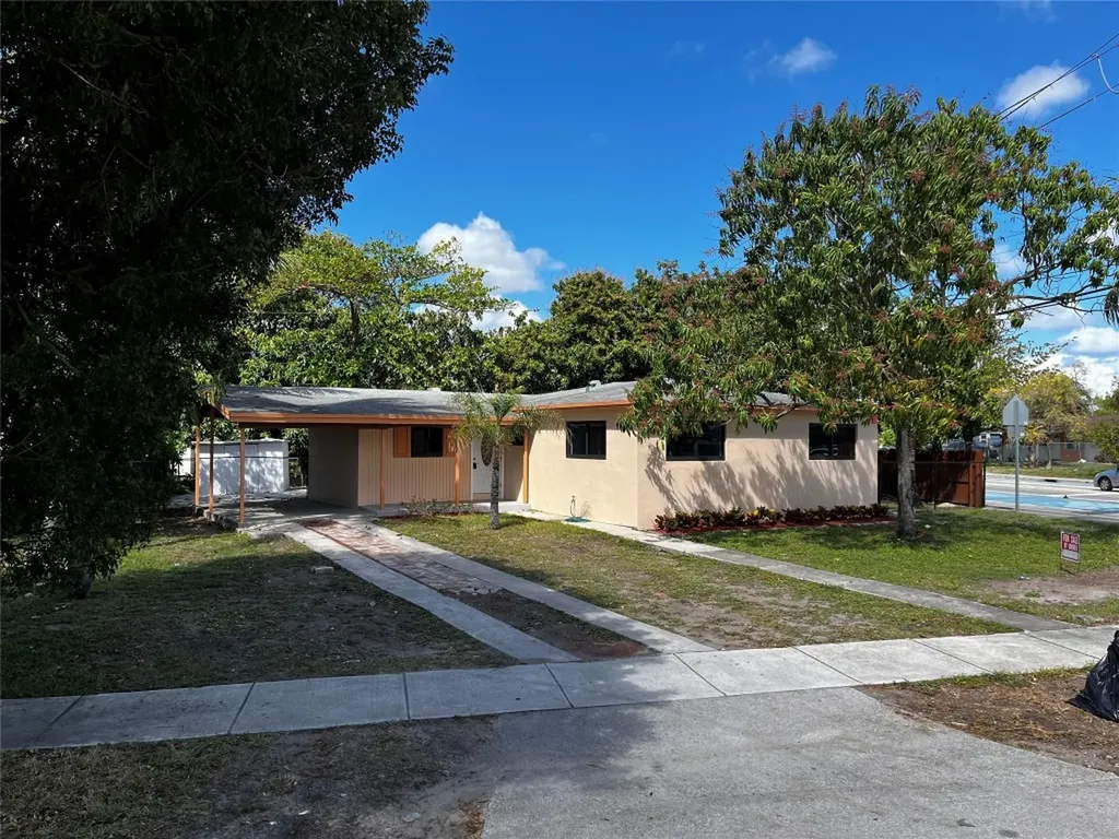 285 NE 43rd Street Deerfield Beach FL 33064