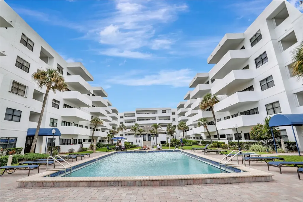 330 SE 20 Avenue Deerfield Beach FL 33441