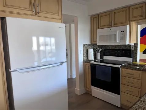 330 SE 20 Avenue Deerfield Beach FL 33441