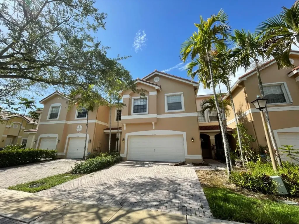12472 SW 44th Court Miramar FL 33027