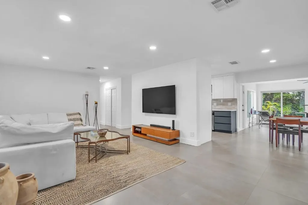 498 NE 5th Circle Boca Raton FL 33431