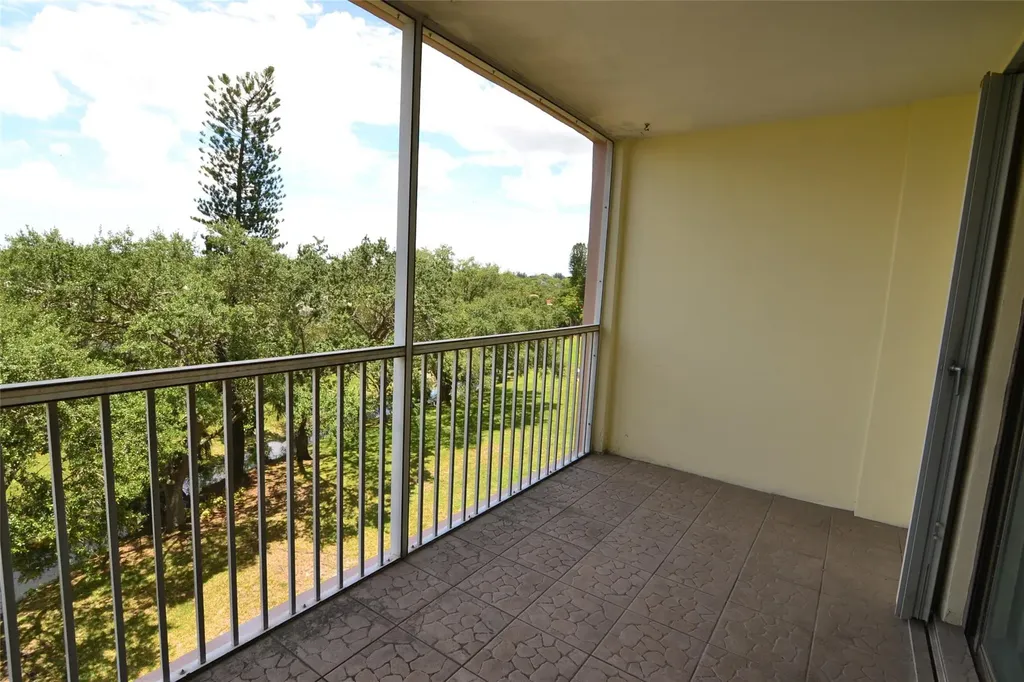 3575 Broken Woods Drive Coral Springs FL 33065