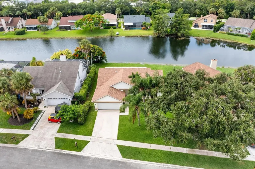 9888 Cross Pine Court Lake Worth FL 33467