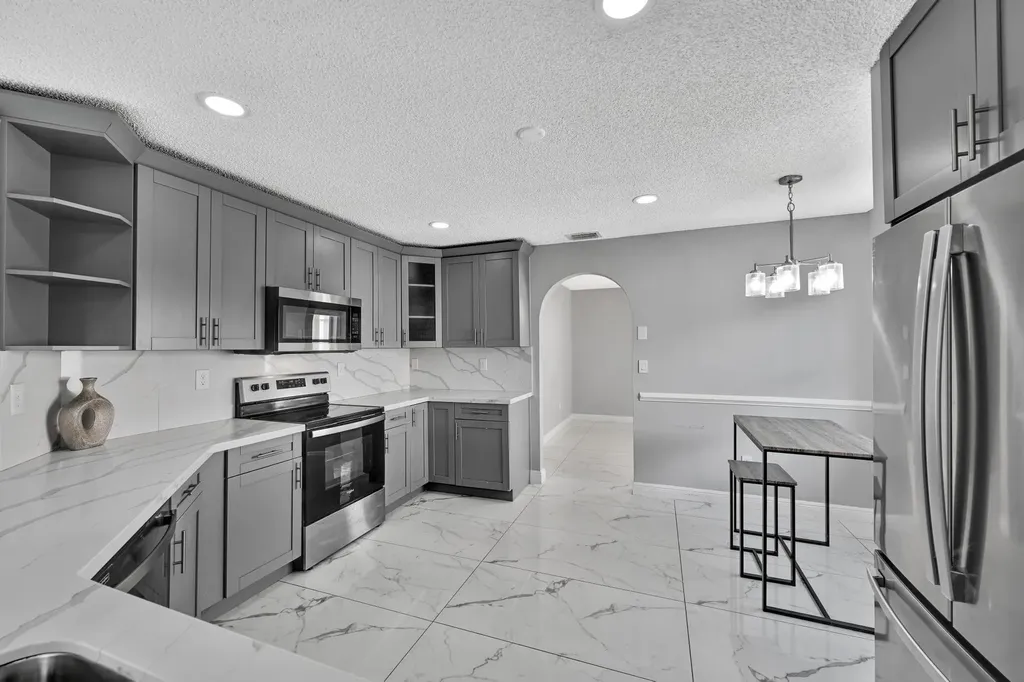 1602 SW 159th Avenue Pembroke Pines FL 33027