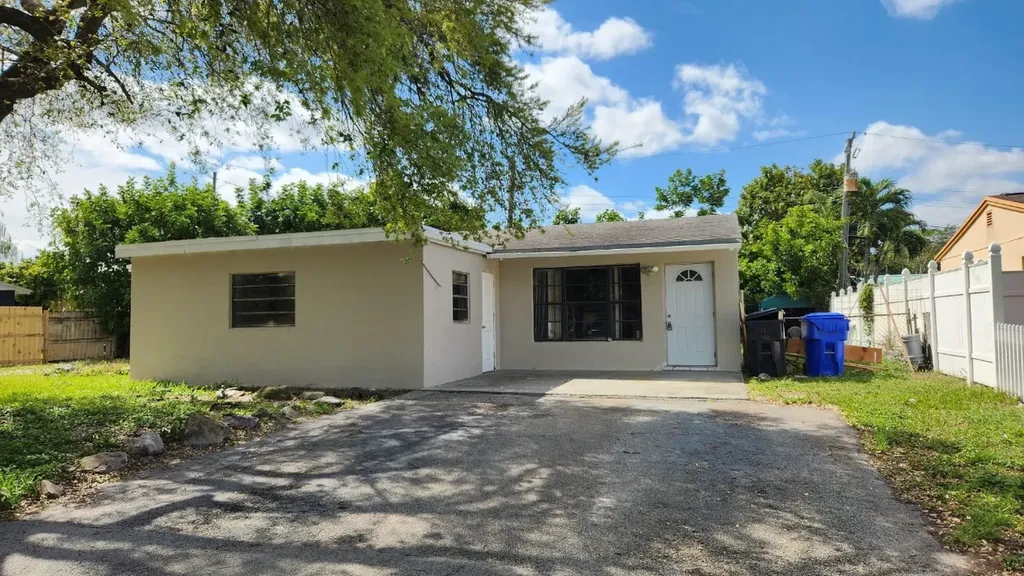 1611 SW 63rd Terrace North Lauderdale FL 33068