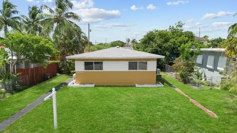 2212 Roosevelt Street Hollywood FL 33020