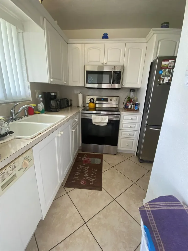 2100 NE 38th Street Lighthouse Point FL 33064