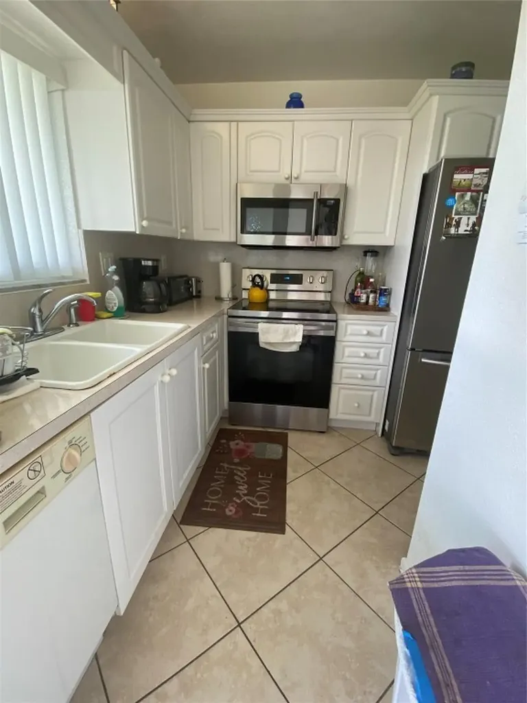 2100 NE 38th Street Lighthouse Point FL 33064