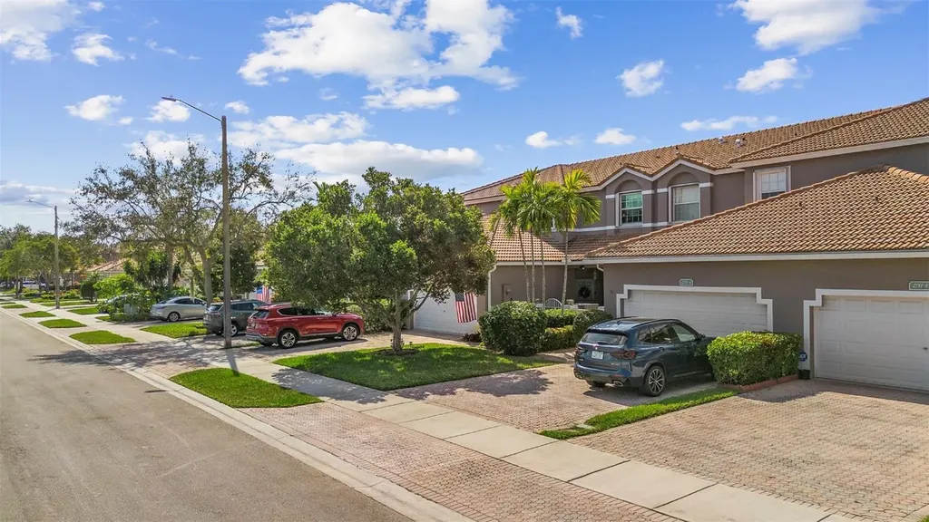 2751 E Aragon Boulevard Sunrise FL 33313