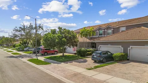 2751 E Aragon Boulevard Sunrise FL 33313