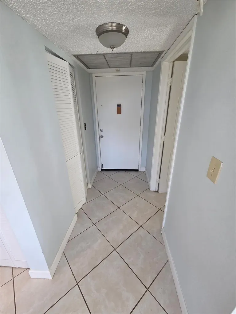 9491 Evergreen Place Davie FL 33324