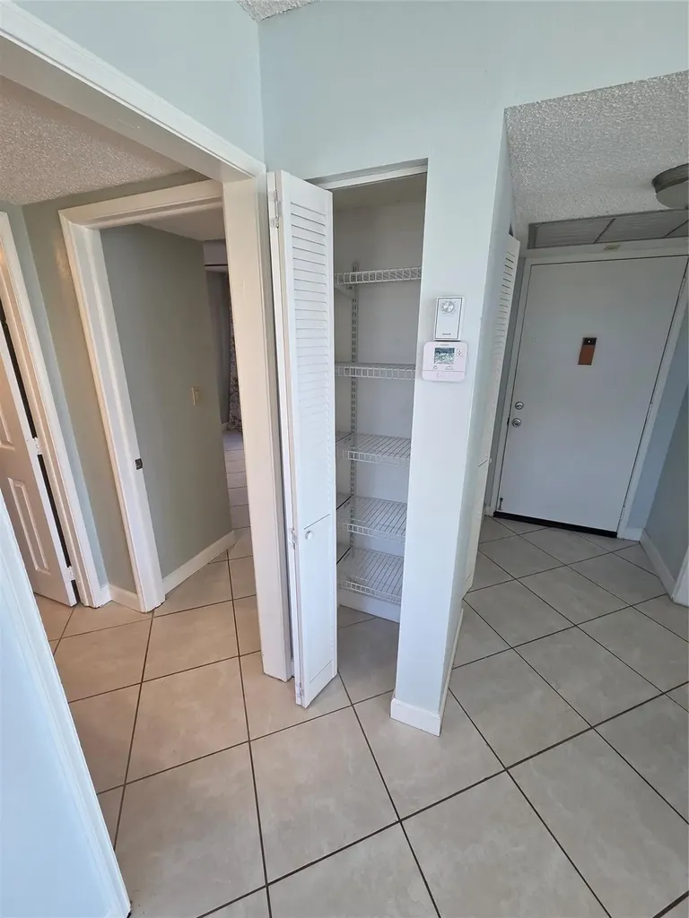 9491 Evergreen Place Davie FL 33324