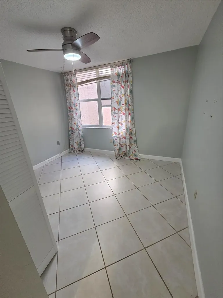 9491 Evergreen Place Davie FL 33324