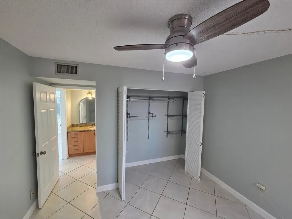 9491 Evergreen Place Davie FL 33324