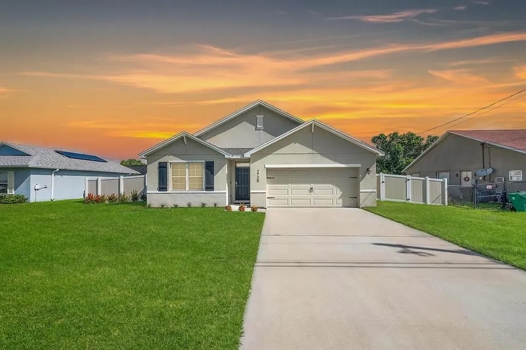 2725 SE Garfield Avenue Port St Lucie FL 34952
