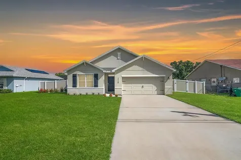 2725 SE Garfield Avenue Port St Lucie FL 34952