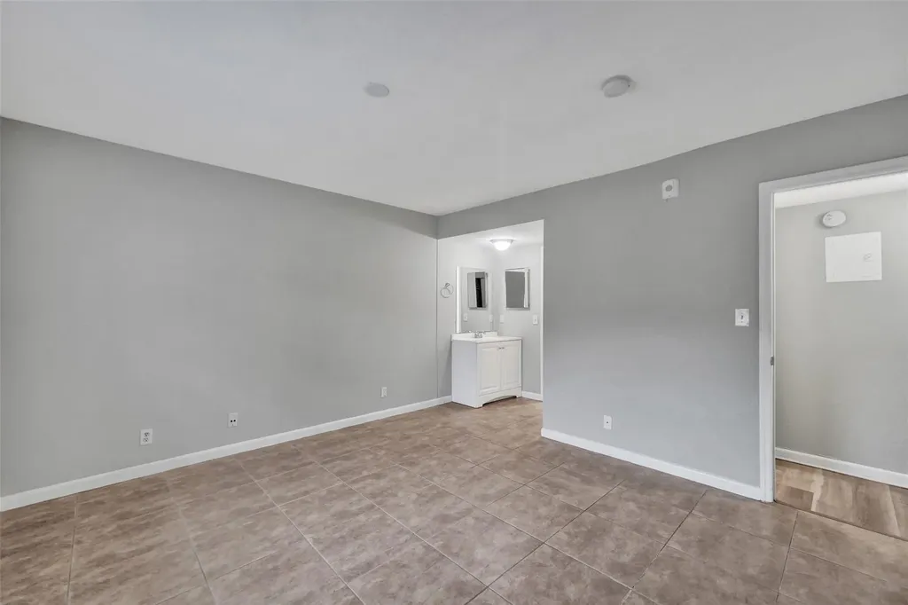 555 SE 8th Street Deerfield Beach FL 33441