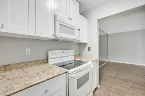 555 SE 8th Street Deerfield Beach FL 33441