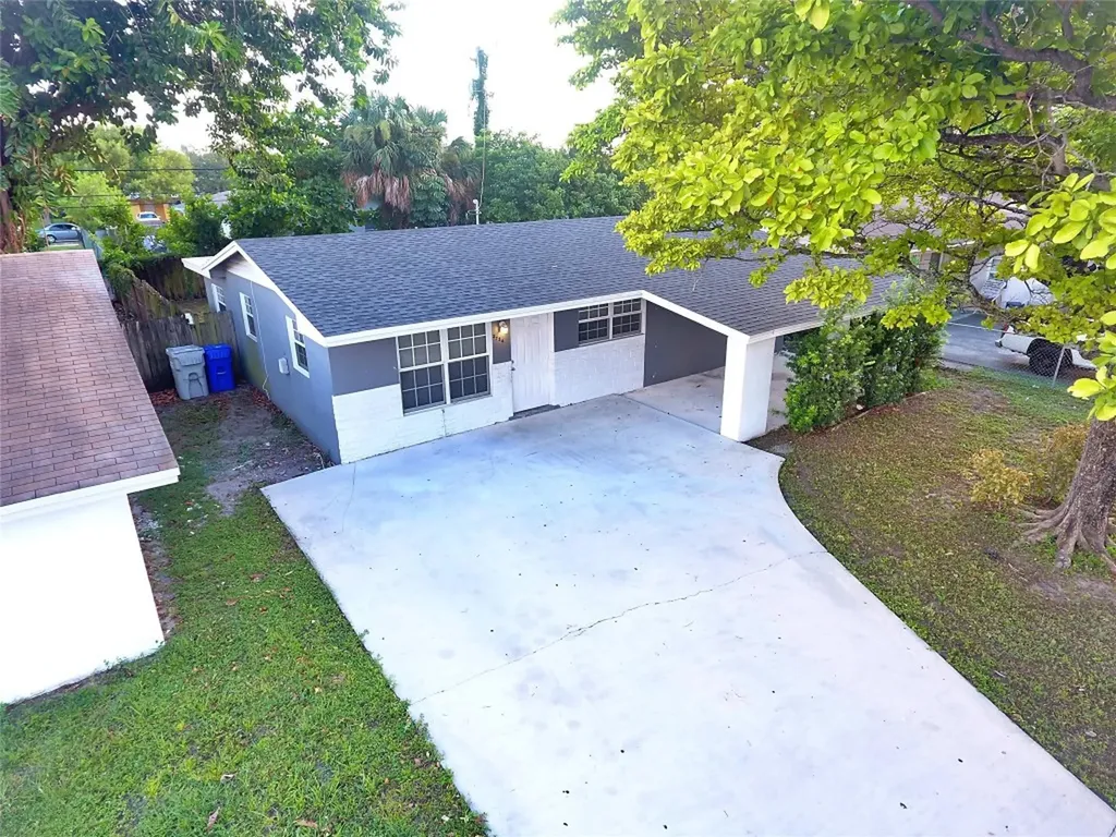 2724 NW 2nd Street Pompano Beach FL 33069