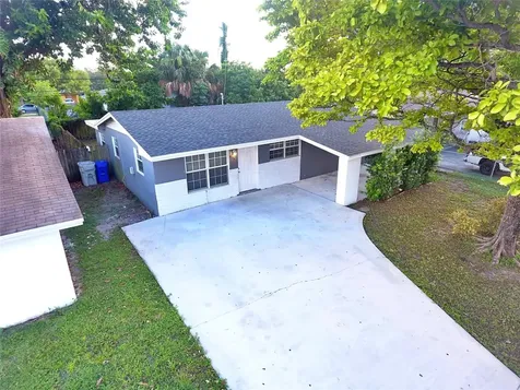 2724 NW 2nd Street Pompano Beach FL 33069