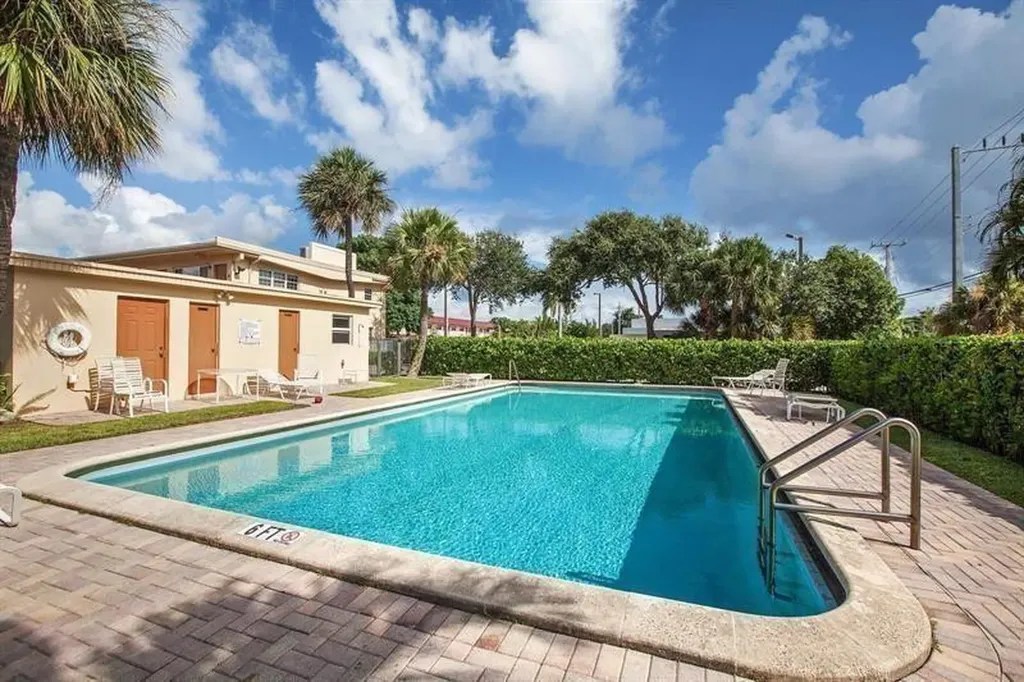 2309 S Federal Highway Boynton Beach FL 33435