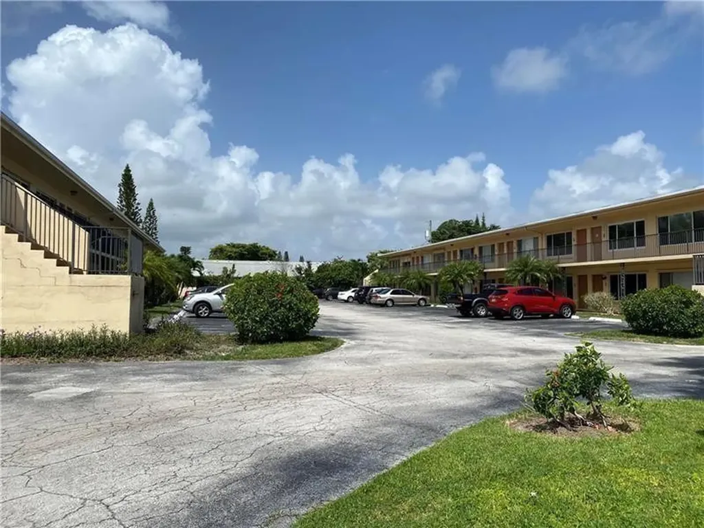 2309 S Federal Highway Boynton Beach FL 33435