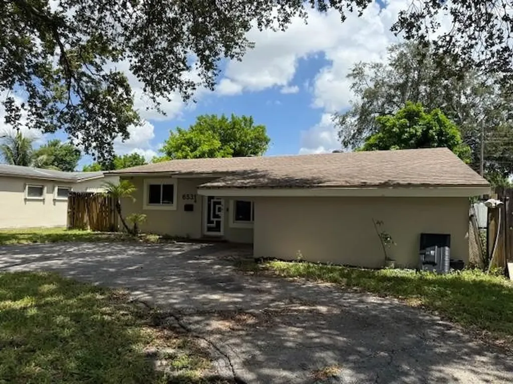 6531 Harding Street Hollywood FL 33024