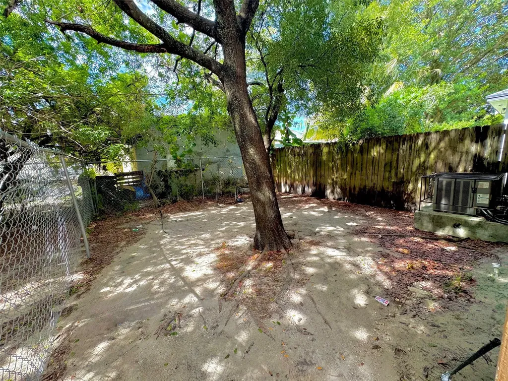 1601 NW 62nd Terrace Miami FL 33147